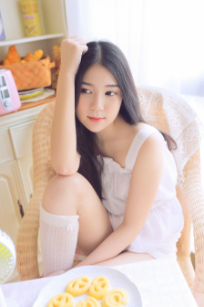 女人扒开大腿让男人捅